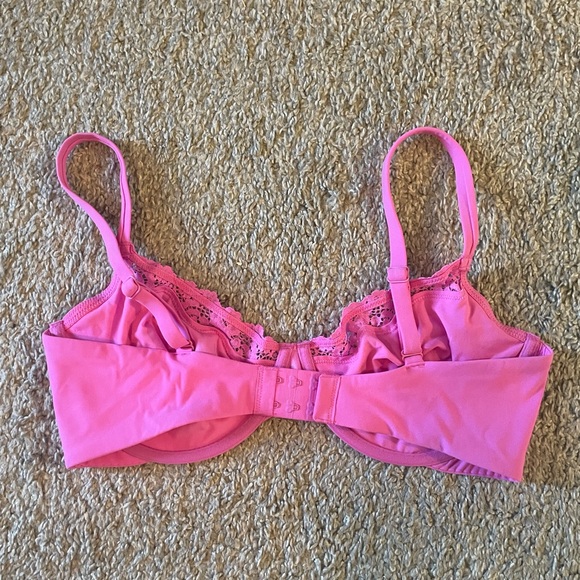 Skims fits everybody unlined lace trimmed bra with underwire - Picture 2 of 3